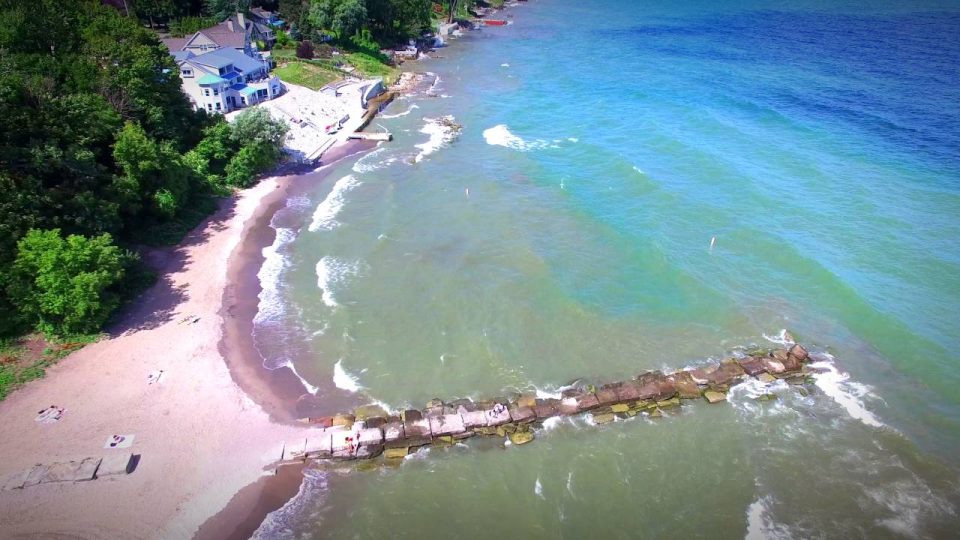 Shoreline And Beach Houses In Bay Village, Ohio