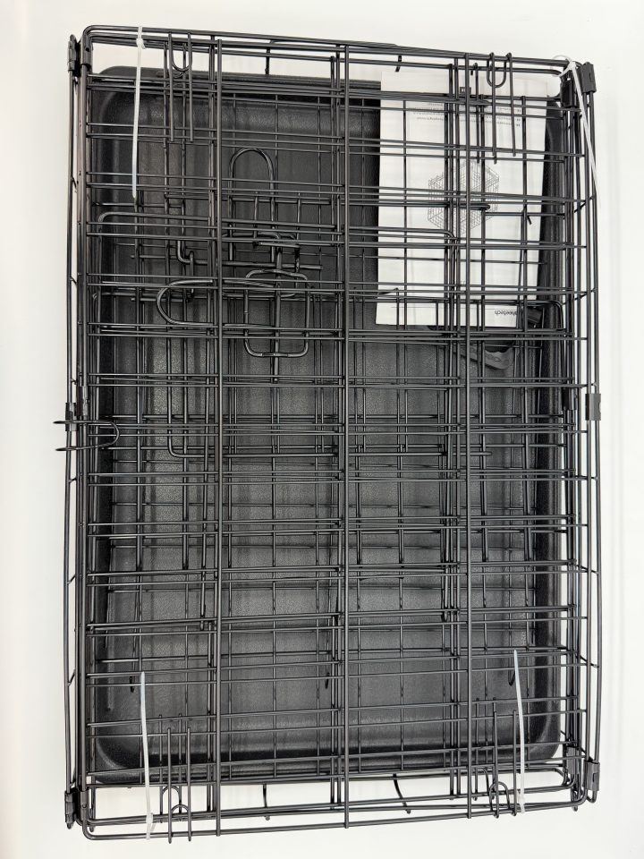 24” 2-Door Pet Crate with Divider - Image 2